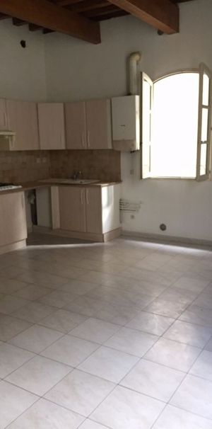 Arles coeur Roquette, maison de ville de 72m², - Photo 1