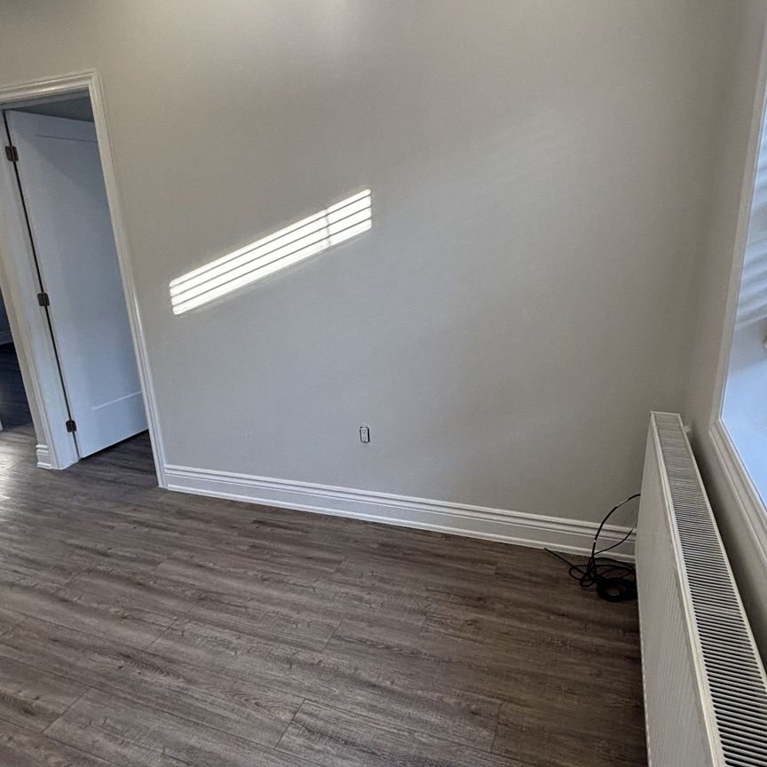 For Lease - 3289 LAKESHORE Boulevard Unit# 3, Toronto, Ontario - Photo 1