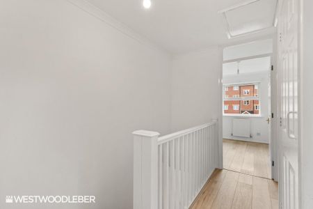 3 bedroom terraced house to rent - Photo 3