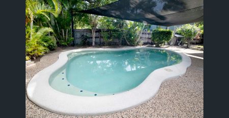 Top Floor & Furnished - South Mission Beach - Photo 4