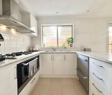 Comfortable Family Living in Prime Leopold Location - Photo 6