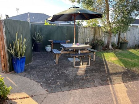 Sunny 3BR Papamoa Home - Photo 2