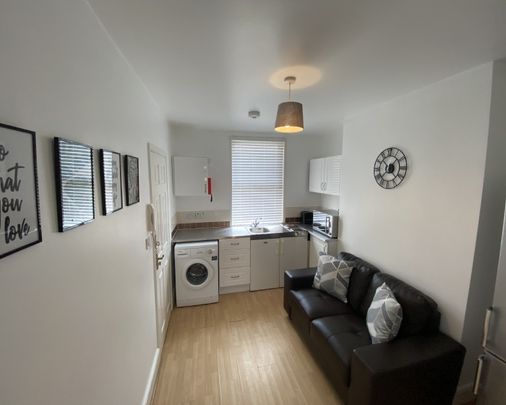 Flat 2, 95 Grafton Street – Student Accommodation Coventry - Photo 1