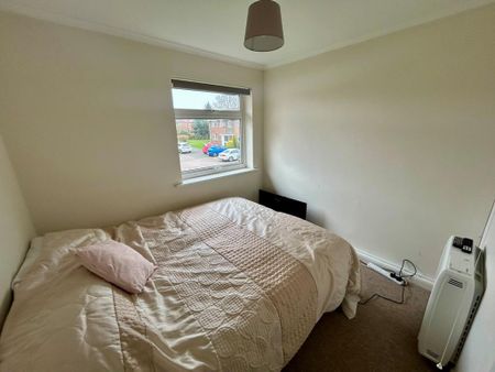 2 bedroom maisonette to rent - Photo 5