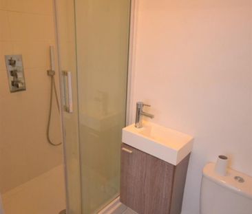 1 bedroom Flat To Let - Photo 5