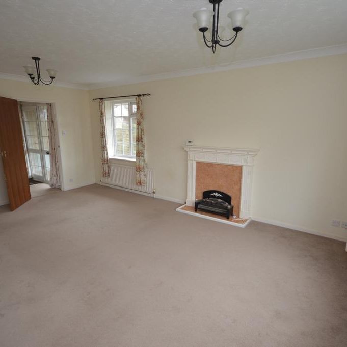 2 bedroom bungalow to rent - Photo 1