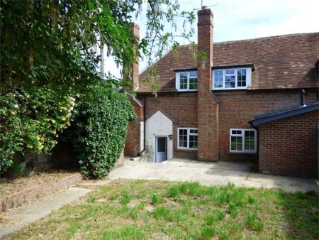 3 Bedroom House - Froyle Place Cottages, Ryebridge Lane - Photo 5