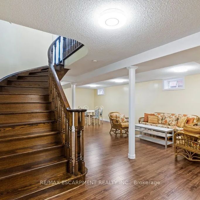 Detached Home For Lease | W9251835 - Photo 1