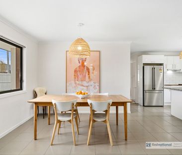 Beachside lifestyle with tropical oasis - Photo 2