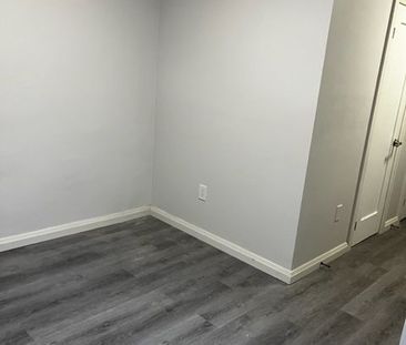 For Lease - 2704 Danforth Avenue, Toronto, Ontario - Photo 3