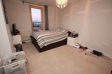 3 Bed Flat, Salcombe Court, E14 - Photo 4