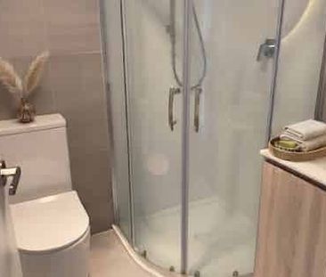 Two Bedroom townhouse, One Bathroom, One Separate Toilet + Study To... - Photo 4