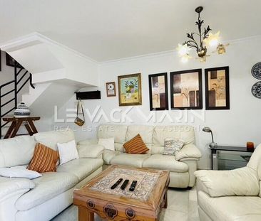 Townhouse in Marina Casares - Photo 3