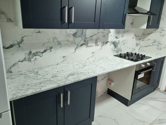 5 Bed Terraced House, Durham Road, E16 - Photo 1