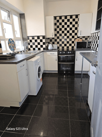 Redlands Way, London, SW2 - Photo 3