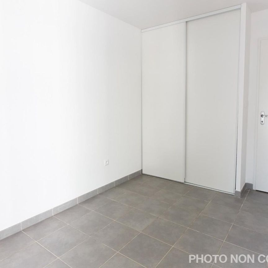 location Appartement T2 DE 40.65m² À LE HAILLAN - Photo 1