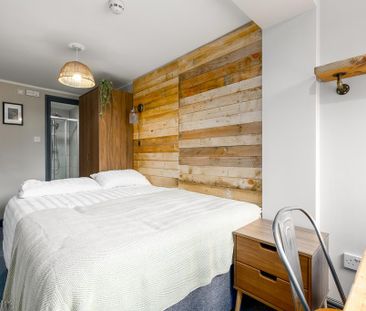 1 bedroom in a house share to rent - Photo 2