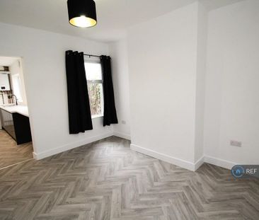 4 bedroom terraced house to rent - Photo 1