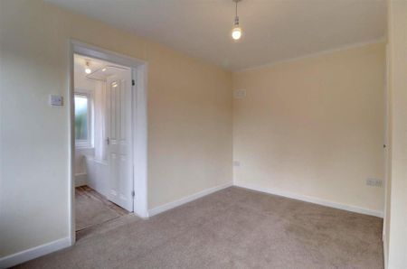 1 bedroom bungalow to rent - Photo 2