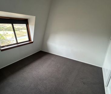 Unfurnished Waterfront Home | 12-Month Lease – Kalkite - Photo 4