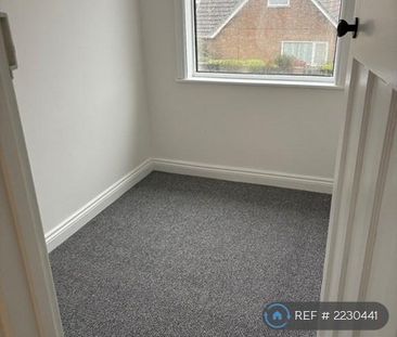 3 bedroom semi-detached house to rent - Photo 6