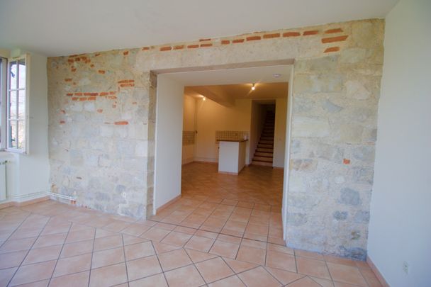 Location Appartement 2 pièces 66m² - Photo 1