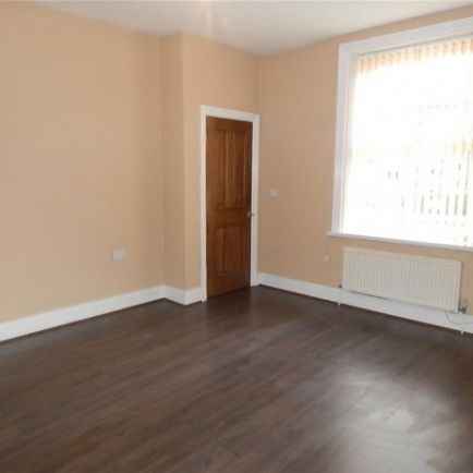 2 Bed - Clement Street, Birkby, Huddersfield, West Yorkshire - Photo 1