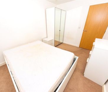 3 bedroom flat to rent - Photo 3