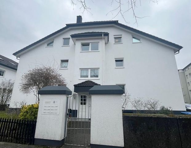 Gepflegte helle, möblierte 2-DG mit Balkon, Einbauküche - Foto 1