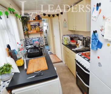 2 bedroom terraced house to rent - Photo 4