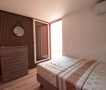 Location Appartement 5 pièces 90m² STE CLOTILDE 97490 - Photo 5