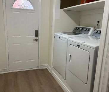 Detached Home For Lease | W9239330 - Photo 3