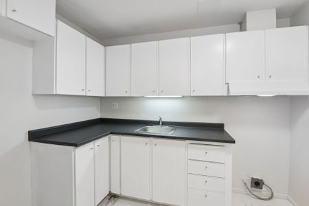 For Lease - 20 Chesterton Drive Unit# 805, Cityview - Parkwoods Hills - Rideau Shore, Ontario - Photo 2