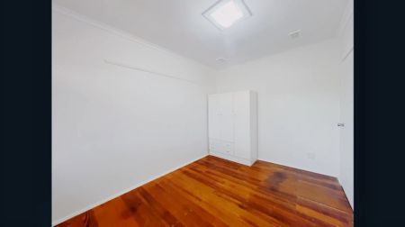2 Bedroom - Photo 4