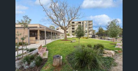 Chic Brighton Living – Modern 1-Bed Apartment with Car Park - Photo 3