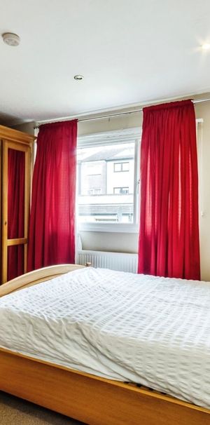 2 Bed End Terrace, Auckland Close, NG7 - Photo 1