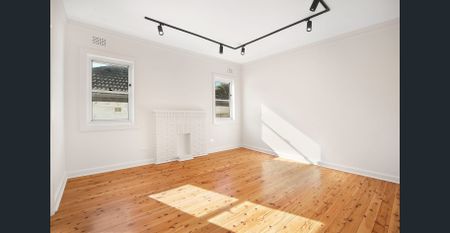 Two Bedroom + WFH Study, North Facing, 180 Degree Ocean Views - Photo 3