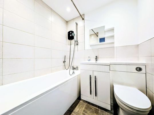 2 bedroom end of terrace house to rent - Photo 1