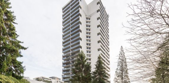 Tower West - Photo 2