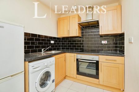 1 bedroom flat to rent - Photo 3