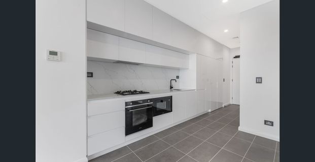 Above it all - luxury, light and life at lawson square - Photo 1