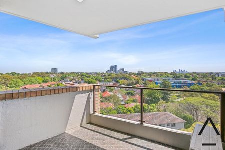 Modern 1-Bedroom Apartment with Stunning Sydney Skyline Views – Newly Renovated! - Photo 5