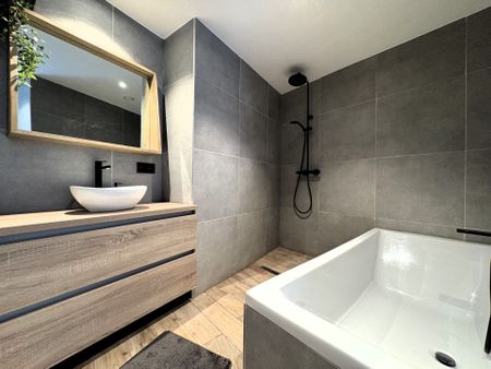 Ruim appartement met 2 slaapkamers en garage - Photo 4