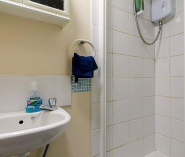 1 bedroom studio apartment to rent - Photo 5