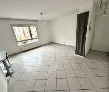Location Appartement 3 pièces 63m² LYON 3ème - Photo 1