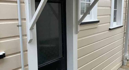 Chic 2BR Te Aro Flat w/ Courtyard! - Photo 3