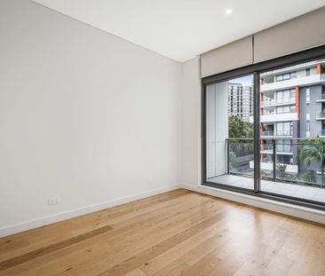 Contemporary One Bedroom with Abundant Natural Light! - Photo 6