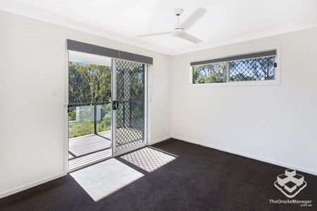 3 BED, A/C, MINUTES TO GATEWAY 3bed, large living space unit, A/C, gas cooktop, covered patio - Photo 3