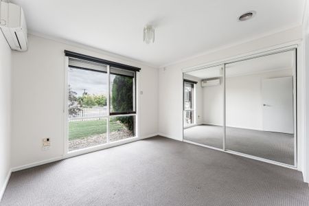 CENTRAL WERRIBEE LOCATION - Photo 4