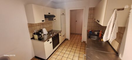 APPARTEMENT 3 PIECES ASCENSEUR ET BALCON - Photo 2